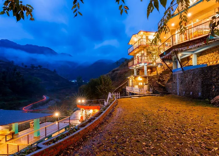 Zostel Plus Mussoorie, Kempty